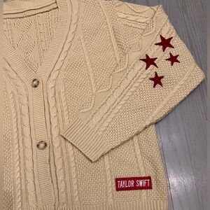 Taylor Swift Red Star Cardigan Sweater Women’s Size M Button Front Cable Knit